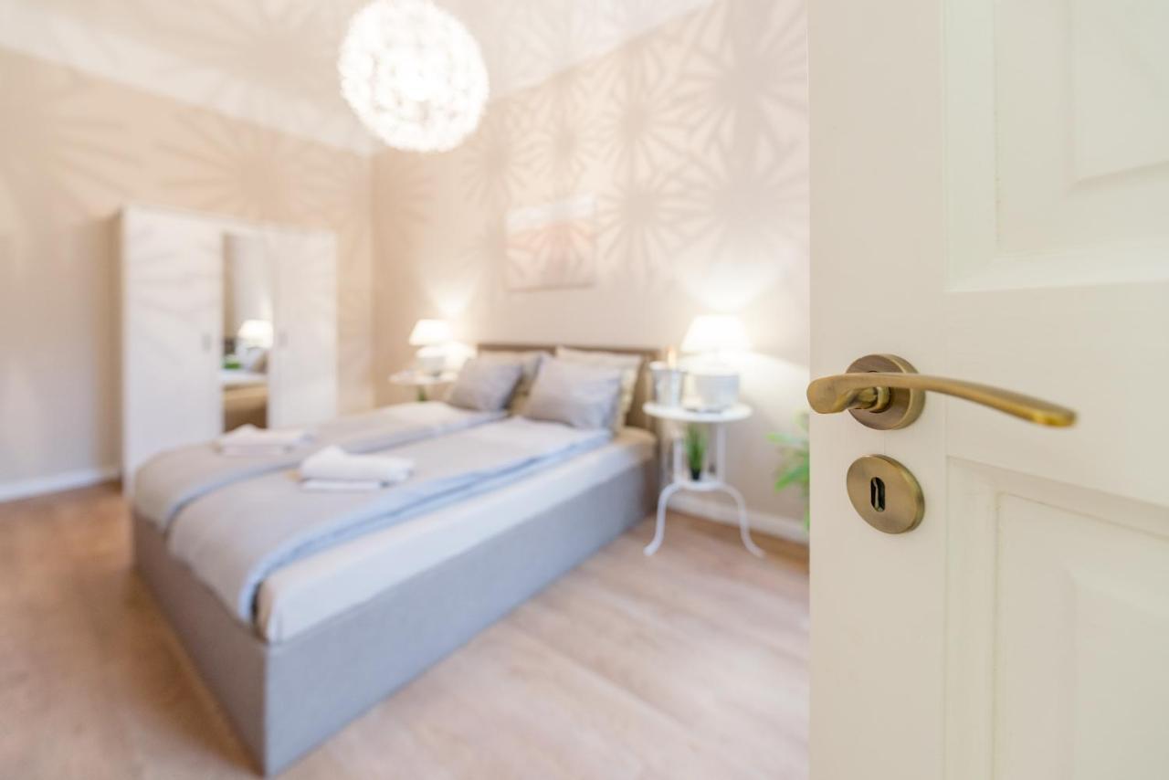 Apartament Downtown Heart 3 Bdr, 2 Bath, A/C Budapeszt Zewnętrze zdjęcie